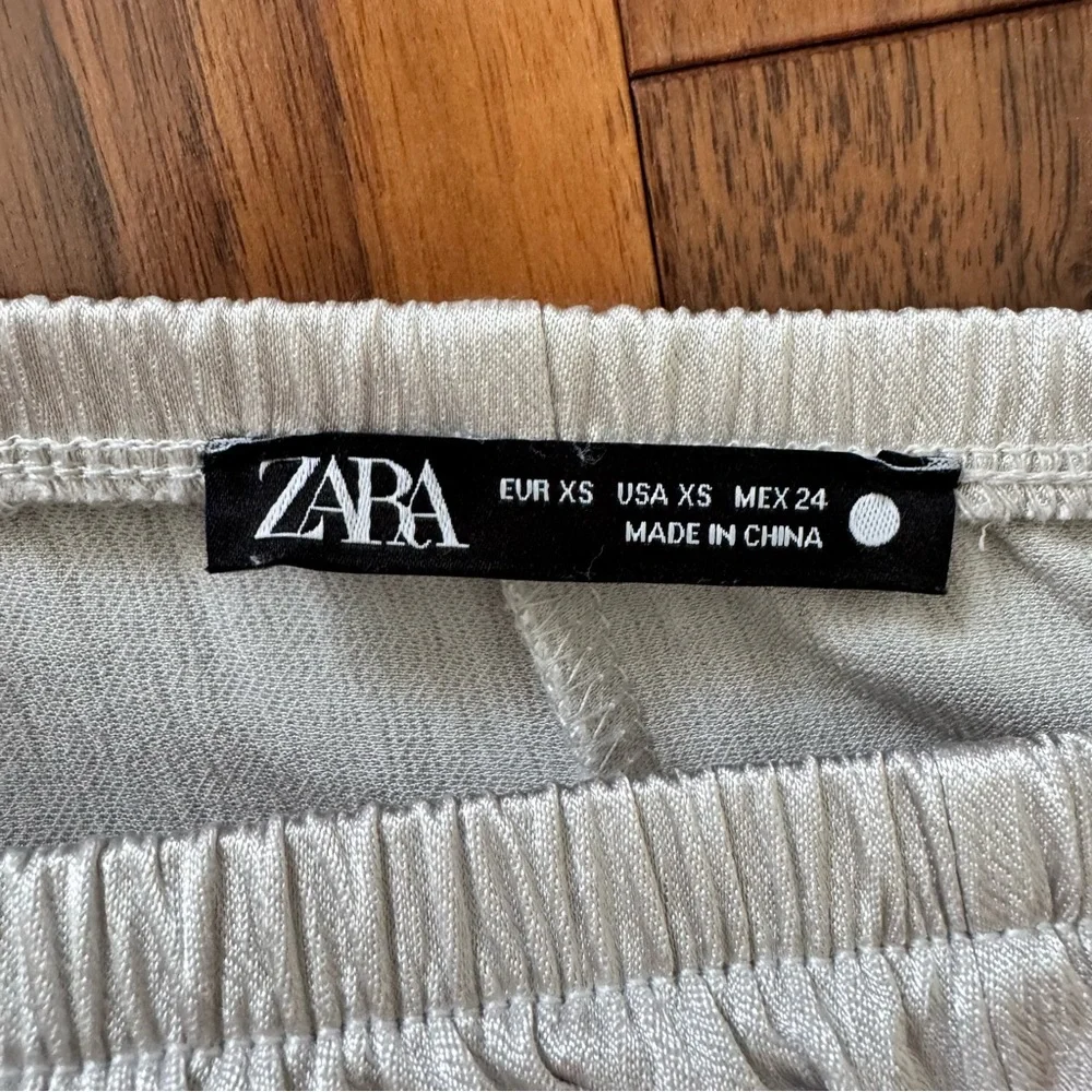 Zara SATIN EFFECT STRAIGHT LEG PANTS SILVER  size XS - Picture 16 of 17